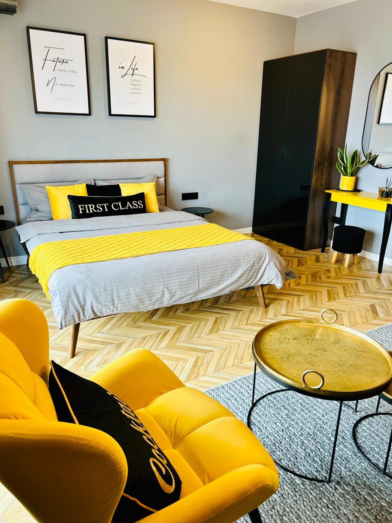 Capital Towers "First Class" Жешув Экстерьер фото